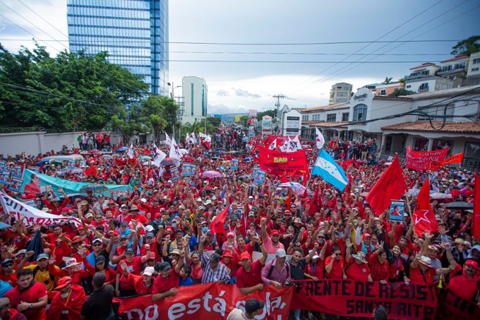 Hondureños marchan en apoyo al gobierno de Xiomara Castro,