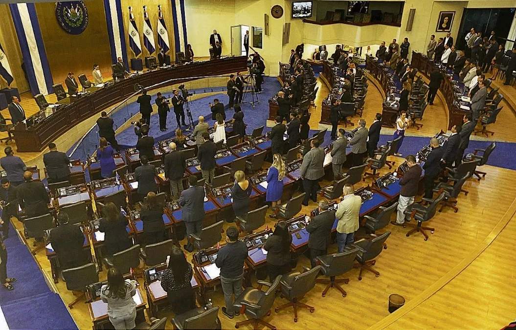 El Salvador. Asamblea recorta $60 millones a Educación para que Hacienda pague obligaciones del Estado